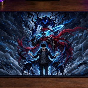 Peut inclure: Tapis de souris rectangulaire pour le jeu avec une illustration détaillée de style anime en nuances de bleu, noir et rouge. Le design comprend une figure centrale avec les bras tendus, entourée de personnages stylisés et d'un fond nuageux. Le texte "MR.BACO" est visible.