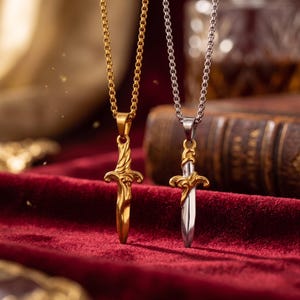 Collar con colgante de espada chapado en oro con cadena de daga para hombre y mujer / Joyería de lujo estilo hip hop / Cadena de caja impermeable / Regalo único y llamativo