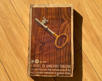 Il romanzo chiave di Junichiro Tanizaki, Pantera, del 1962, edizione tascabile, letteratura giapponese.