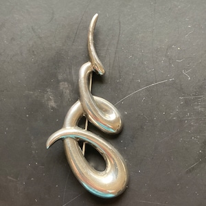 Silver Brooch Vintage 925 Silver Pin Finely Crafted Designer Jewelry Silver Jewelry Fb2