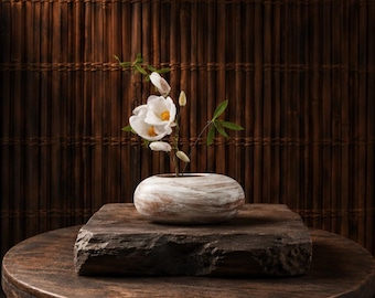 Jarrón japonés negro para ikebana / Arreglo floral abstracto de terracota / Decoración de mesa wabi sabi