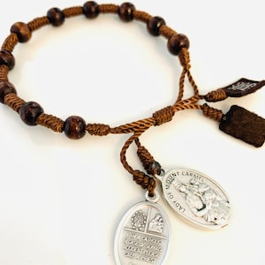 I’m Catholic -in case of emergency CALL A PRIEST Wood Adjustable Men&#39;s Rosary Bracelet
