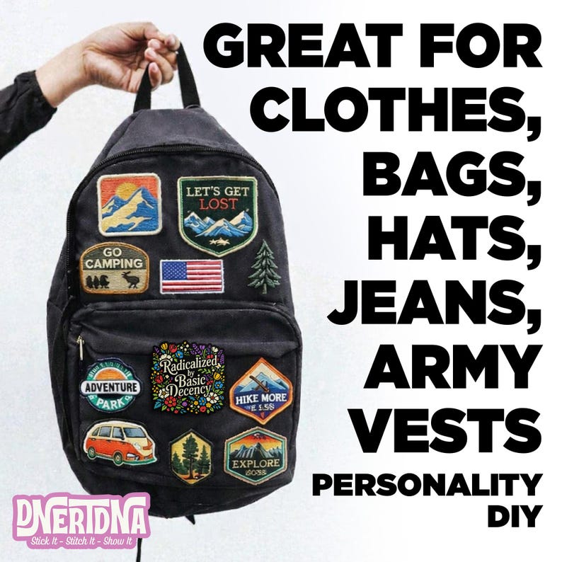 Pode incluir: Mochila preta adornada com v&aacute;rios patches bordados com paisagens de montanha, uma bandeira americana e textos como "Adventure Park" e "Let's Get Lost". A imagem inclui texto: "Great for clothes, bags, hats, jeans, army vests, personality DIY."