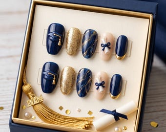 Akademische Presse auf Nägel, Klasse von 2026 Nägel, 3D-Abschlusskappe, künstliche Nägel, Marineblau-Goldglitzer-Gelnägel, handbemalte Sternnägel