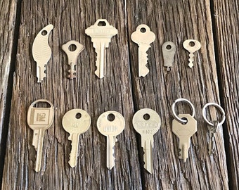 12 Vintage Keys - Silver Metal Keys - Old Keys For Decor And Art - One Dozen Random Keys - Old Car Keys - Key Collection