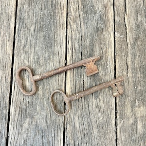 2 Large Skeleton Keys - Original Large Antique Skeleton Keys 7 1/4&quot;