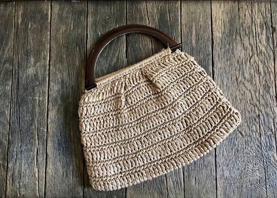 Ravelry: Cute Wooden handle Bag pattern by Kim Carnes
