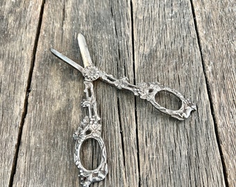 Antique Grape Scissors With Foxes On The Handle - Lees and Son Victorian Grape Scissors - Made In England