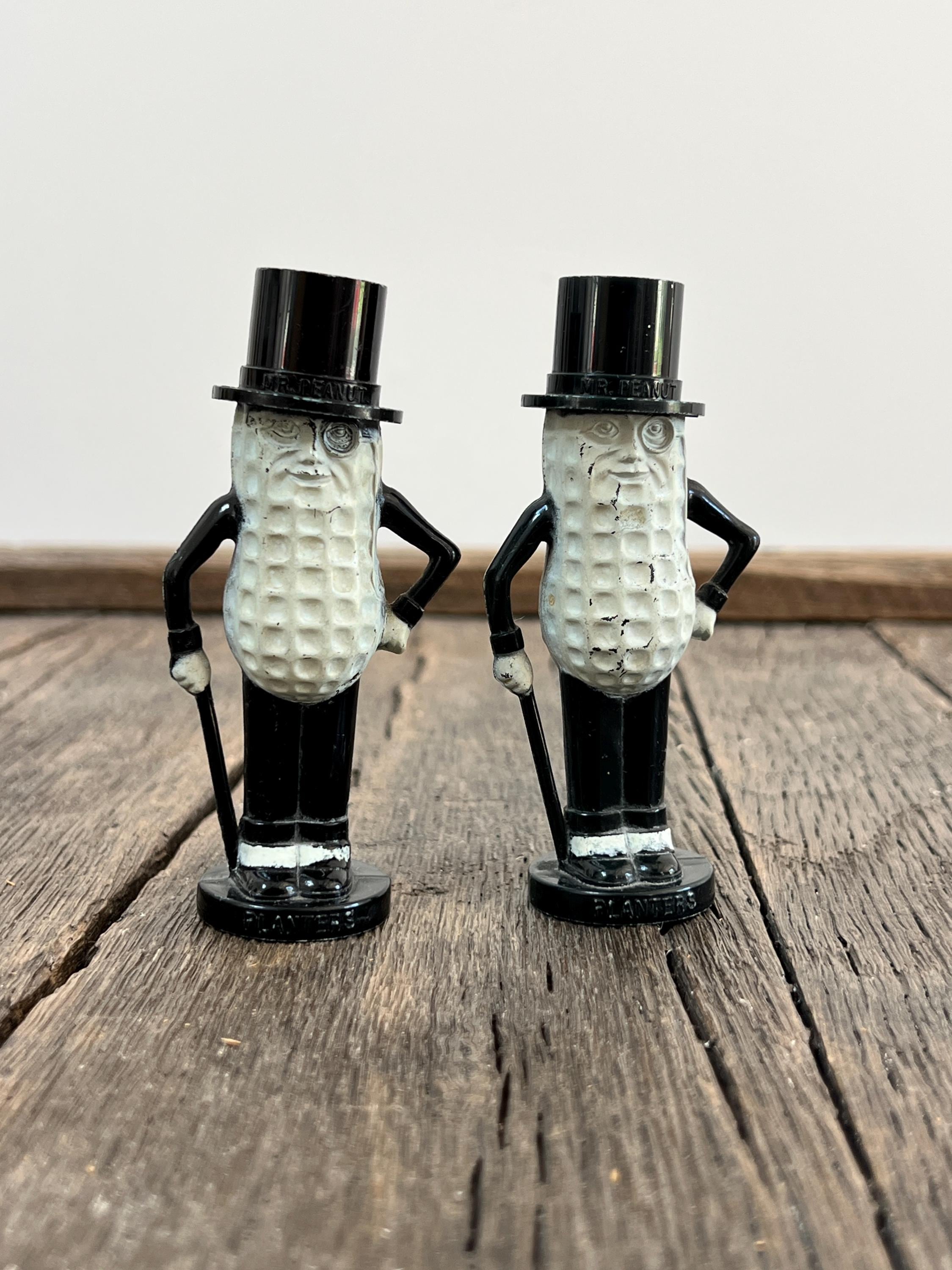 60’s PLANTERS Mr.Peanut Salt & Pepper” Vintage Planters Mr. Peanut Salt and Pepper Shakers - 4