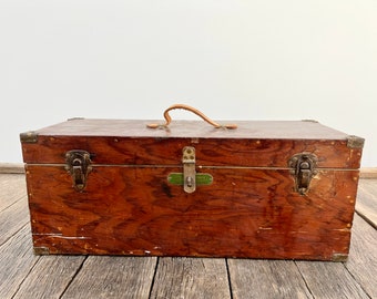 Vintage Wood Tackle Box - 16" Duc-Em Vintage Fishing Tackle Box