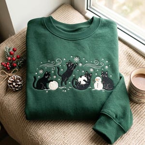 Moletom natalino com bordado de gato preto, Camiseta natalina com gato preto, Camiseta natalina com gatinho, Presente para amante de gatos, Suéter para mãe de gato
