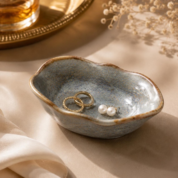 Personalized Ceramic Jewelry Dish, Custom Name Ring Tray, Elegant Trinket Dish, Bridesmaid Gift, Vanity Organizer, Luxury Jewelry Holder