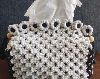 Porta-lenços de papel em macramê feito à mão, estilo boho, com corda de algodão, ideal para decoração de banheiro em estilo rústico.