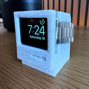Retro Macintosh Apple Watch Stand – Vintage Computer Dock, Charging Holder for Apple Watch, Desk Setup Aesthetic, Minimal Tech Organizer