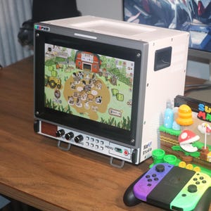 Vintage CRT | 9.7" 2K Display | Retro PC Monitor | CRT retro-style