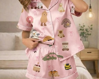 Conjunto de pijama rosa satinado, pijama con estampado de personajes kawaii, ropa de estar por casa para adolescentes.