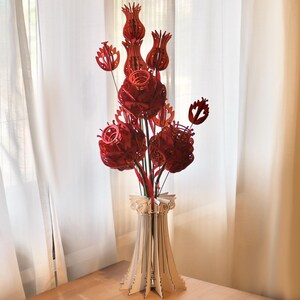 Vase rose en papier anniversaire | Diffuseur d'ambiance floral rouge découpé au laser | Décoration florale éternelle | Cadeau pour elle | Bouquet de roses artisanales
