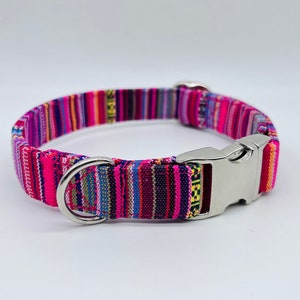 Farbenfrohes Streifen Hundehalsband Ethno, verstellbar, Klickverschluss rot/rosa Bild 2