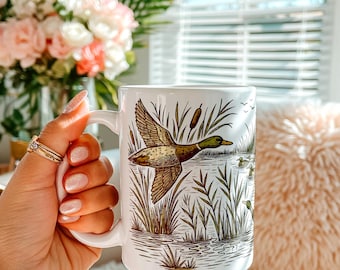 Retro Flying Mallard Duck Mug, Farm Animal Gifts Humorous Coffee Mug Sarcastic Mugs For Gifts Duck Hunting Coffee Mug