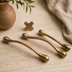 Antique Brass Cabinet Pulls/Modern Curved Drawer Pulls/Kitchen Cabinet Knobs & Pulls/Wardrobe Door Handles/Home Renovation Decor