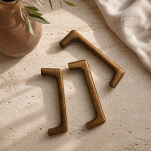 Antique Brass Cabinet Pulls/Brushed Gold Cabinet Knobs/Vintage Bar Drawer Handles/Wardrobe Door Pulls/Bathroom Cabinet Handles