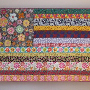 Quilt Pattern -- Paper Pattern for Flower Flag 2 wall quilt