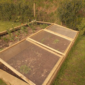 DIY Raised Bed Cover Guide PDF | Pest Protection for Vegetables | Beginner Woodworking Project | Allotment DIY