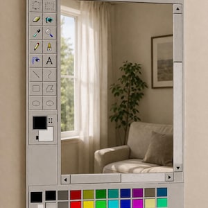 Könnte beinhalten: Ein rechteckiger Spiegel im Design der Windows Paint-Anwendung. Der hellgraue Rahmen hat eine Werkzeugleiste und eine Farbpalette. Der Text "untitled - Paint" steht oben. Der Spiegel reflektiert einen Raum mit Fenster und Möbeln. Der Text "For Help, click Help Topics on the Help Menu" steht unten.