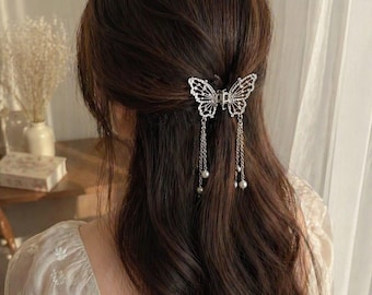 Pinza para el cabello con forma de mariposa plateada / Elegante accesorio para el cabello de novia / Joya colgante de perlas