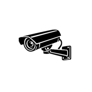 Op de afbeelding: Een zwart-wit illustratie van een beveiligingscamera. De camera heeft een rechthoekige behuizing met een gebogen bovenkant en een lens. Hij is op een beugel gemonteerd.