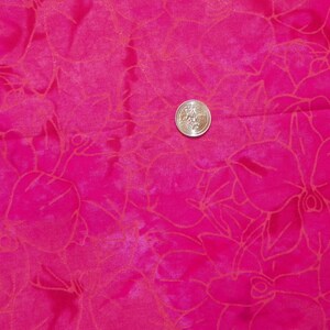 Prachtige magenta kunstprint met bloemenstof Op maat verkocht