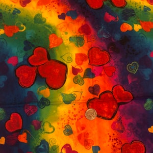 Hermosos colores brillantes azul verde rojo con corazones tela 18”x21-1/2” cuarto plano