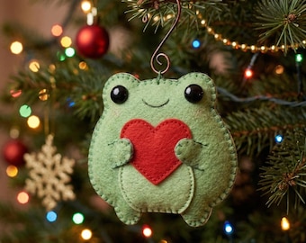 Süßer Filz Frosch Mit Herz Ornament Schnittmuster PDF | Anfängerfreundliches Valentinstags-Handstichspielzeug | DIY Geschenk für besondere Anlässe