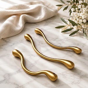 Minimalist Curved Drawer Pull/ Brass Color Drawer Handles/Kitchen Pulls & Knobs/Bathroom Vanity Door Pulls/Kitchen Cabinet Pull