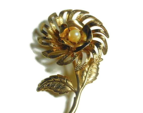 Floral brooch, textured open work leaves, faux pearl center, lightweight, gold tone