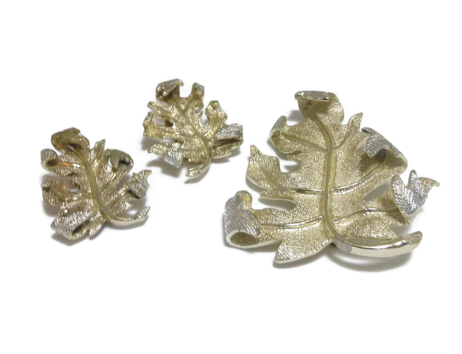 60/'s Sarah Coventry Silver Tone Leaf Earring Brooch Set
