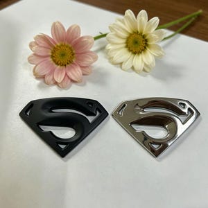 3D-metall Superman-emblemklistermärke, bilinitial bokstav S diamant superhjälte ornament dekal