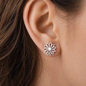 Boucles d’oreilles fleur minimaliste en acier inoxydable