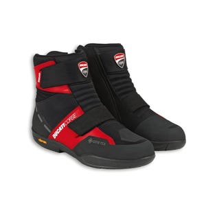 Botas de moto Ducati Corse para hombre, color negro y rojo, con tecnología Gore-Tex, calzado deportivo para turismo y competición.
