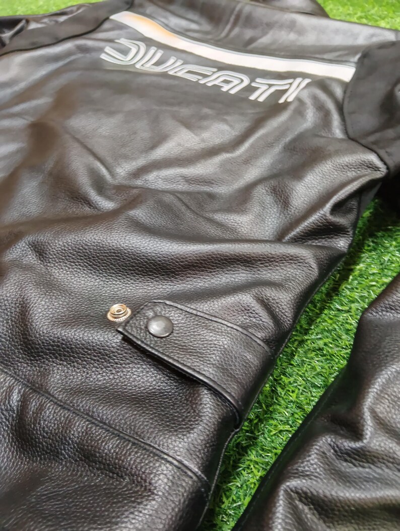 Svart och vit Ducati Dainese lädermotorcykeljacka från 80-talet. bild 5