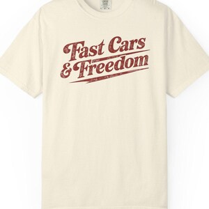 Schnelle Autos Freiheit Shirt, Vintage Racing T-Shirt, Retro Auto Show T-Shirt, Americana Grafik T-Shirt, Komfort Farben Stil Shirt, Geschenk für Auto Jungs Bild 4