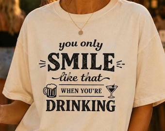 Retro Trink Shirt, lustiges Sommerparty T-Shirt, Vintage Alkohol Grafik Shirt, übergroßes Comfort Farben T-Shirt, Bar Crawl Shirt