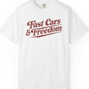 Schnelle Autos Freiheit Shirt, Vintage Racing T-Shirt, Retro Auto Show T-Shirt, Americana Grafik T-Shirt, Komfort Farben Stil Shirt, Geschenk für Auto Jungs Bild 3