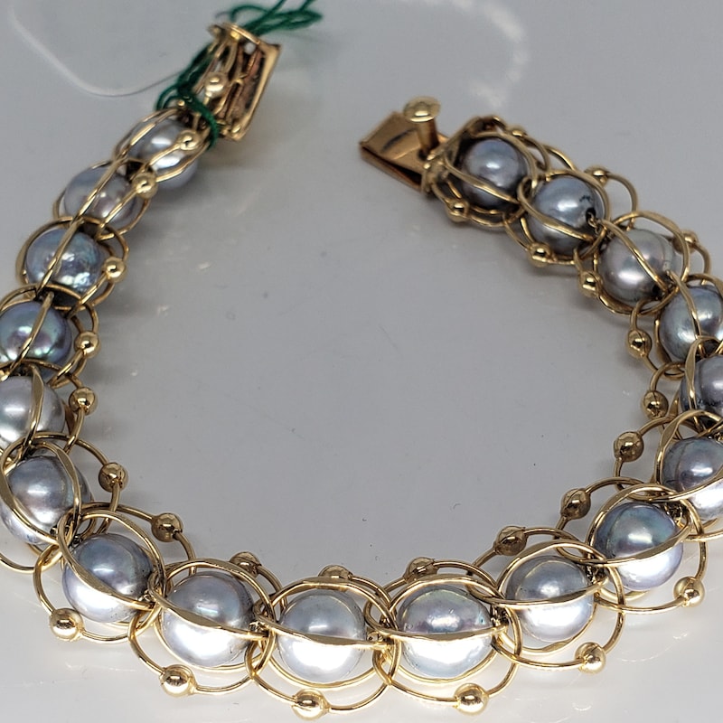 Gold & Big Pearl Bracelet