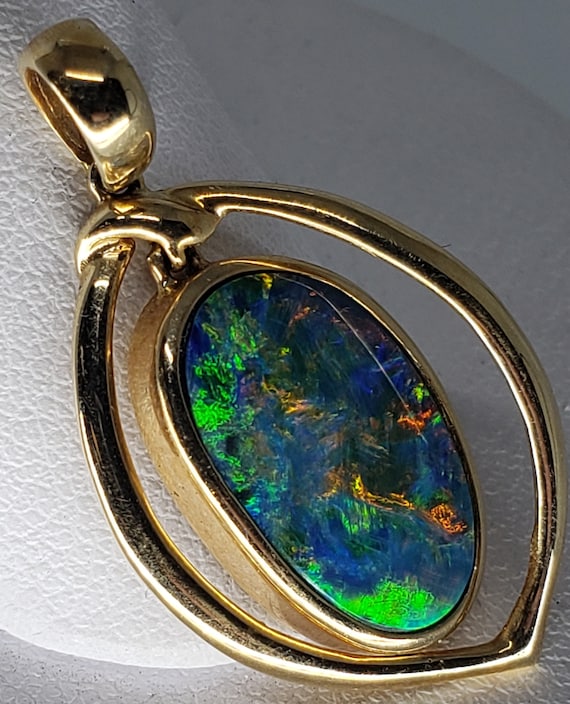 Beautiful 14K Gold Vintage Boulder Opal Pendant