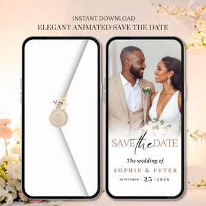 Puede incluir: Una invitación de boda digital que se muestra en dos teléfonos inteligentes. La pantalla izquierda muestra un fondo blanco con un sello dorado y detalles florales. La pantalla derecha presenta una foto de una pareja sonriente con el texto "SAVE the DATE".