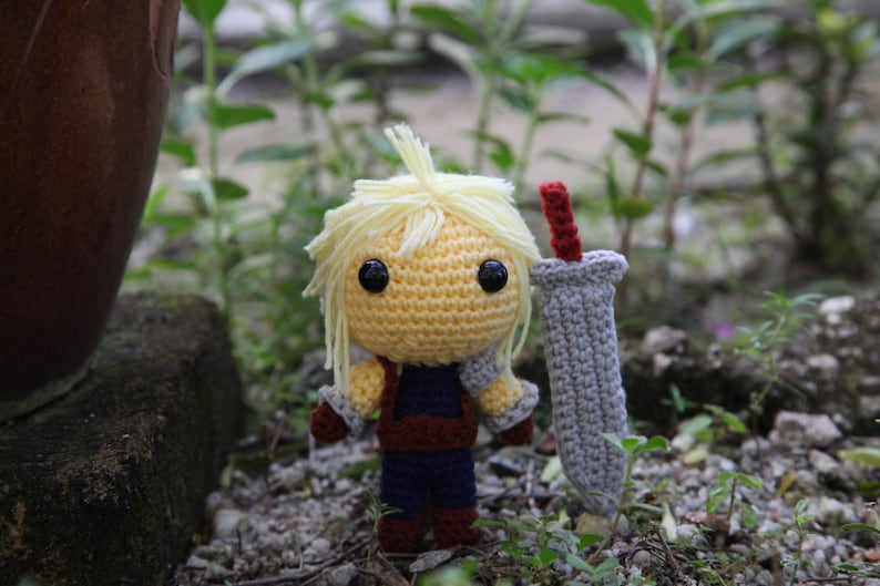 PATTERN: Cloud Strife Final Fantasy VII Amigurumi crochet pattern PDF File image 3