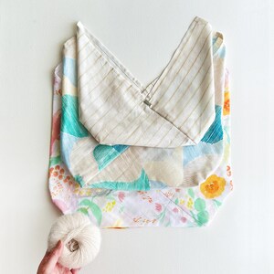 Paquete de patrones de costura: bolsa para tejer, bolsa para proyectos, bolsa para nudos, bolsa con cordón y bolsa bento. imagen 2