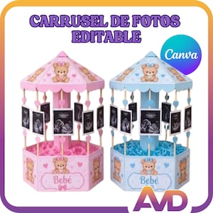 Può includere: Due espositori per foto a giostra modificabili con illustrazioni di orsetti, uno rosa e uno azzurro. Ogni giostra ha una base esagonale con la scritta 'Bebé' e sostiene diverse ecografie sospese tramite piccoli bastoncini di legno.
