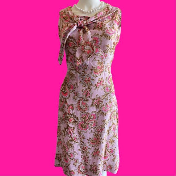 60's Pink Paisley Wiggle Dress with Peter Pan Col… - image 1